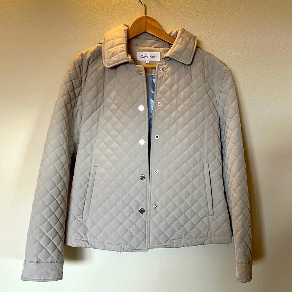 Aline Rain Jacket with detachable hood